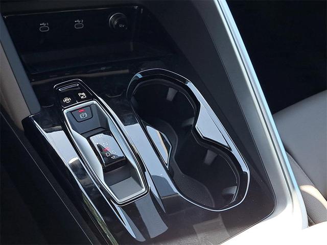 Photo of 2025 Tambora Gray Metallic Audi Q5