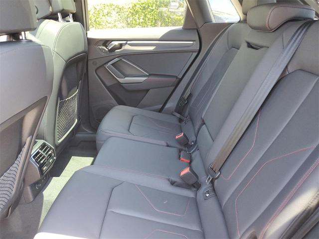 Photo of 2025 Daytona Gray Pearl Effect Audi Q3