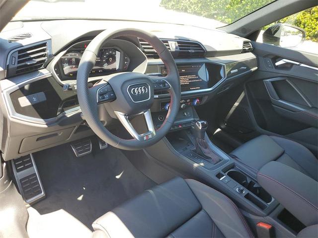 Photo of 2025 Daytona Gray Pearl Effect Audi Q3