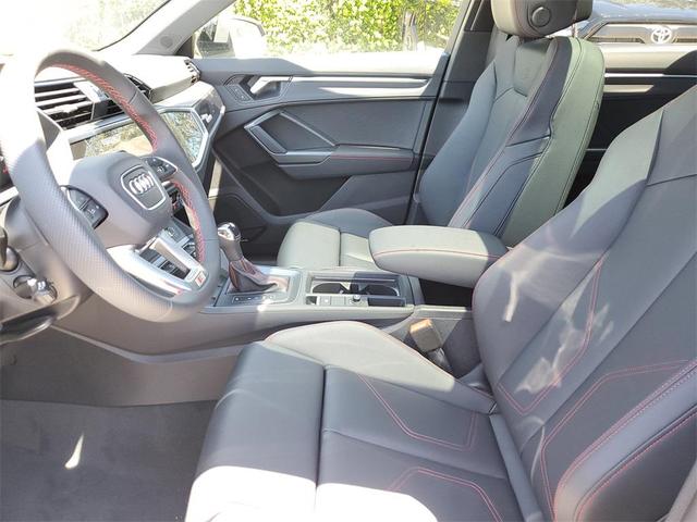 Photo of 2025 Daytona Gray Pearl Effect Audi Q3