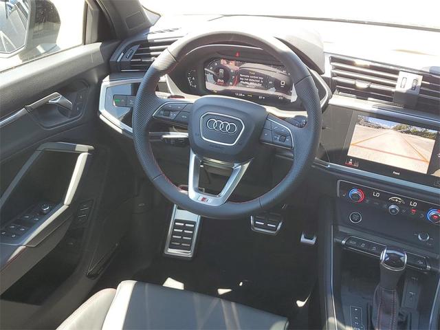 Photo of 2025 Daytona Gray Pearl Effect Audi Q3