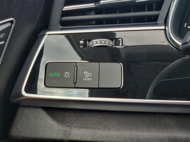 Photo of 2025 Mythos Black Metallic Audi Q8