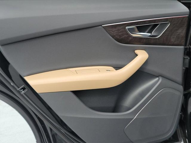 Photo of 2025 Mythos Black Metallic Audi Q8