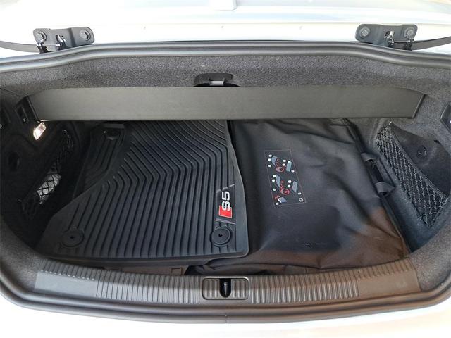 Photo of 2023 Glacier White Metallic/Black Roof Audi S5