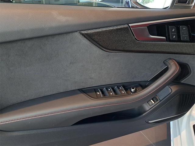 Photo of 2023 Glacier White Metallic/Black Roof Audi S5