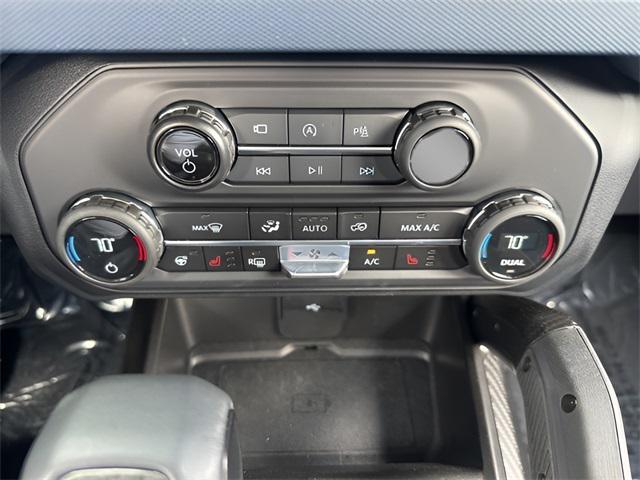 Photo of 2023 Oxford White Ford Bronco
