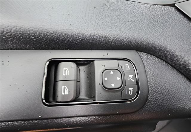 Photo of 2025 Arctic White Mercedes-Benz Sprinter 2500
