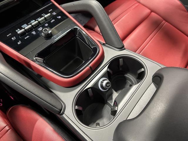 Photo of 2024 Quartzite Grey Metallic Porsche Cayenne