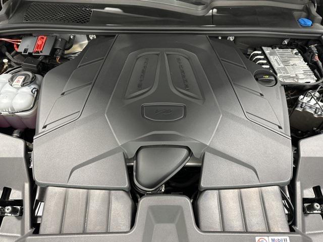 Photo of 2024 Quartzite Grey Metallic Porsche Cayenne