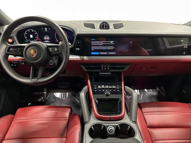 Photo of 2024 Quartzite Grey Metallic Porsche Cayenne
