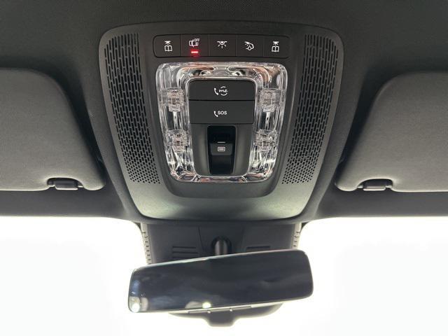 Photo of 2025 Polar White Mercedes-Benz EQB 300
