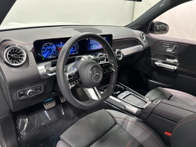 Photo of 2025 Polar White Mercedes-Benz EQB 300