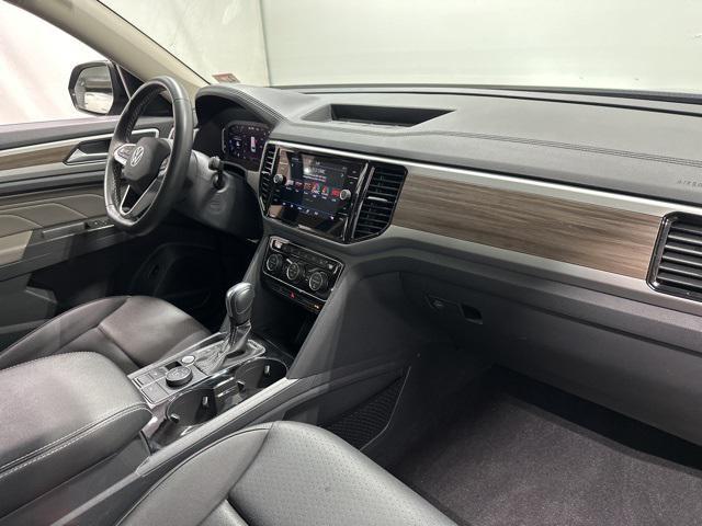 Photo of 2023 Deep Black Volkswagen Atlas