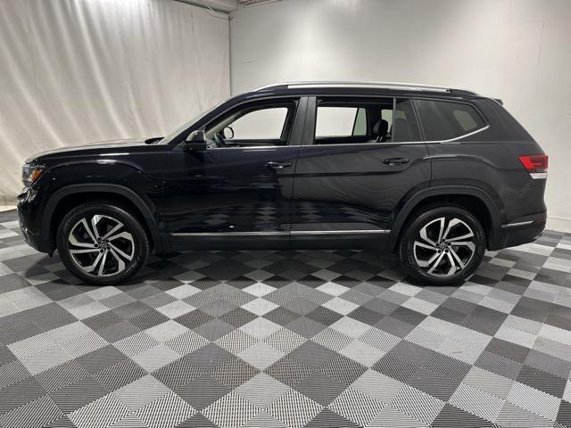 Photo of 2023 Deep Black Volkswagen Atlas
