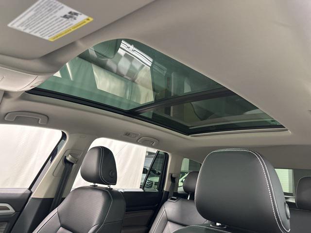 Photo of 2023 Deep Black Volkswagen Atlas