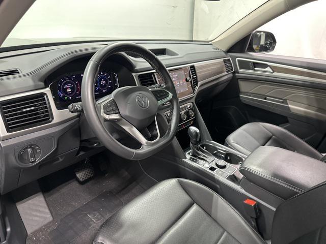 Photo of 2023 Deep Black Volkswagen Atlas