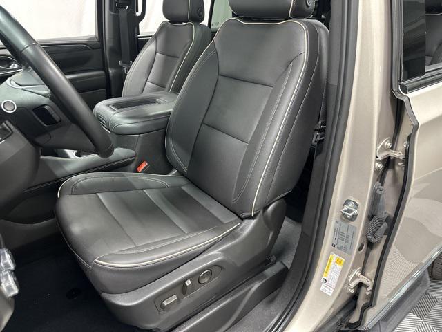 Photo of 2023 Pearl Beige Metallic GMC Yukon