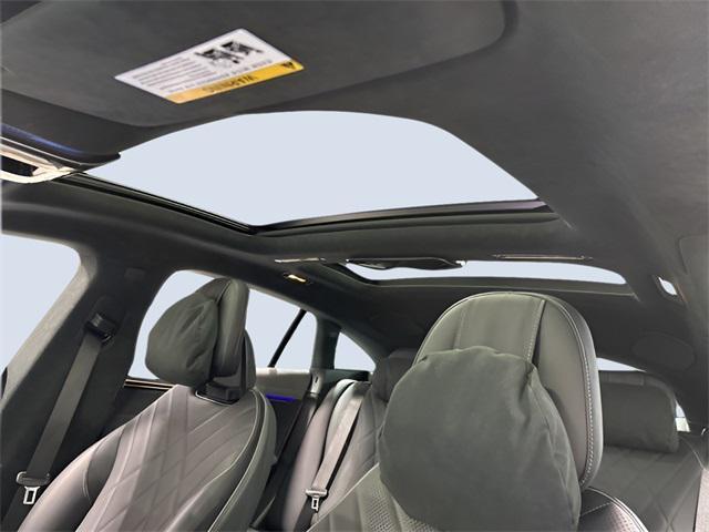 Photo of 2023 MANUFAKTUR Diamond White Metallic Mercedes-Benz AMG EQS
