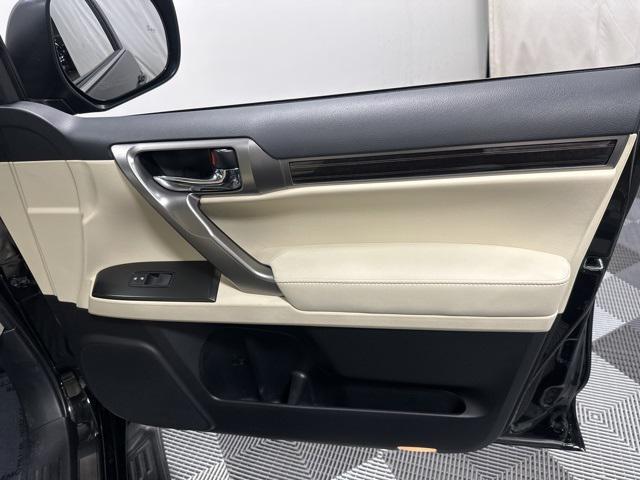 Photo of 2023 Black Lexus GX 460