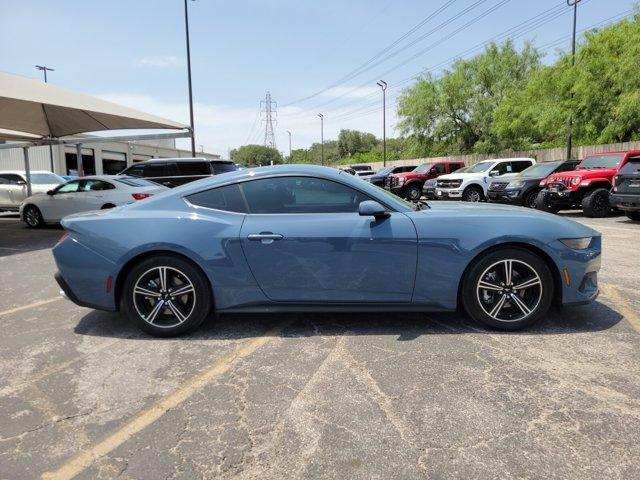 Photo of 2025 VAPOR BLUE METALLIC Ford Mustang