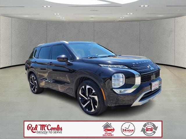 Photo of 2022 Black Mitsubishi Outlander
