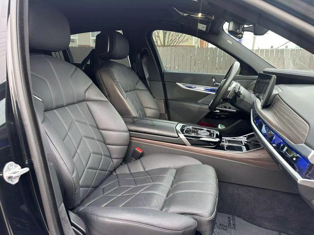 Photo of 2023 Black BMW 760