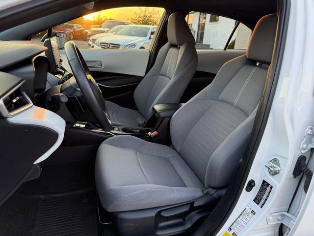 Photo of 2022 White Toyota Corolla