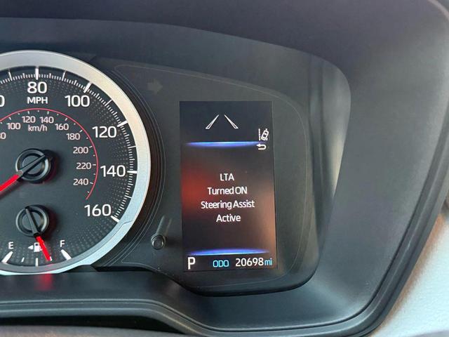 Photo of 2022 White Toyota Corolla