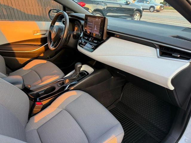 Photo of 2022 White Toyota Corolla