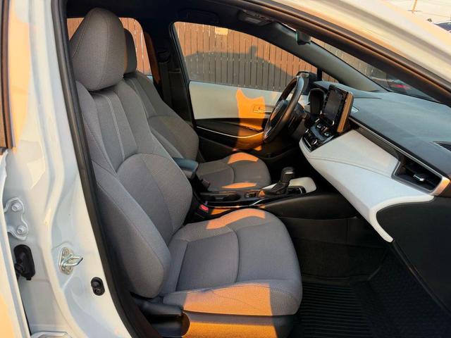 Photo of 2022 White Toyota Corolla