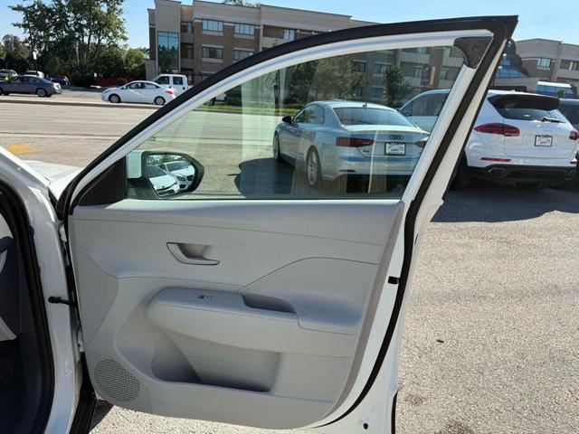 Photo of 2025 White Hyundai KONA
