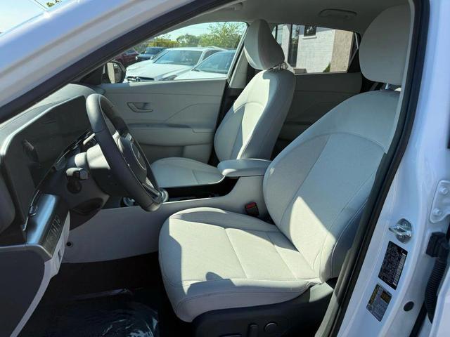 Photo of 2025 White Hyundai KONA