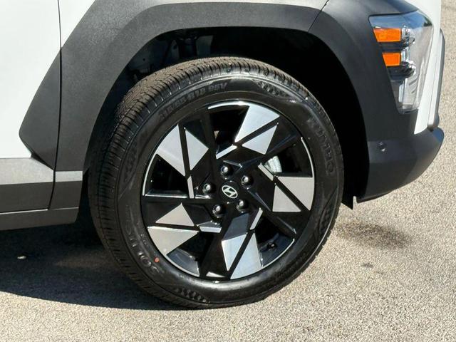 Photo of 2025 White Hyundai KONA