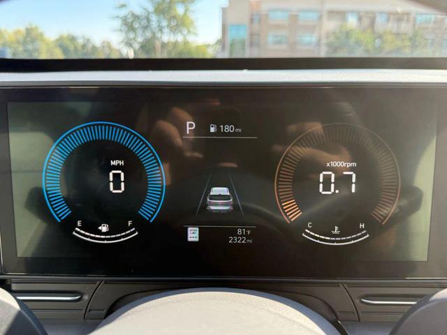 Photo of 2025 White Hyundai KONA