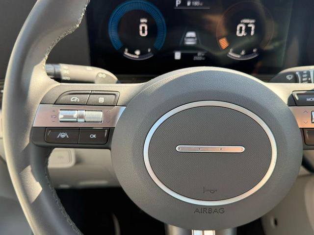 Photo of 2025 White Hyundai KONA