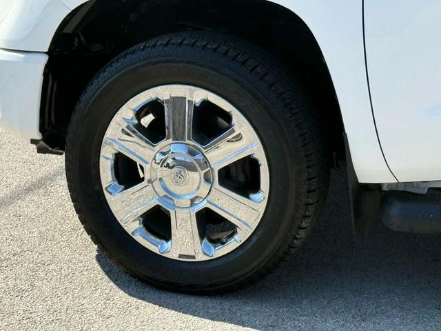 Photo of 2017 White Toyota Tundra