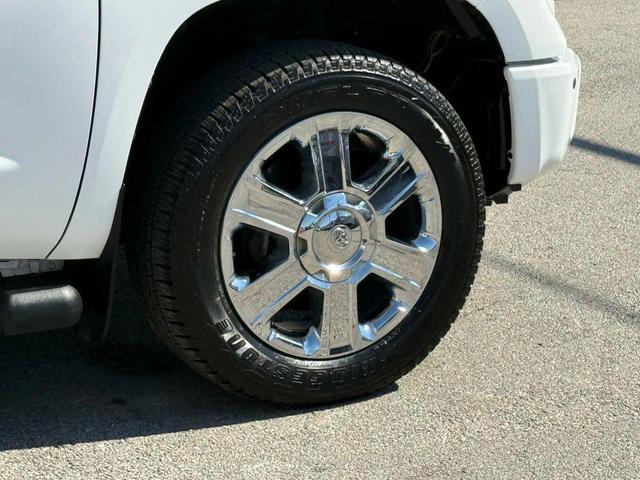 Photo of 2017 White Toyota Tundra