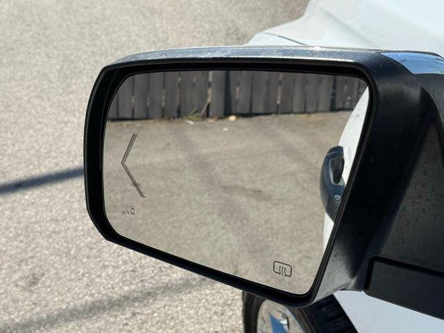 Photo of 2017 White Toyota Tundra