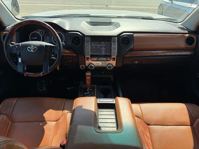 Photo of 2017 White Toyota Tundra