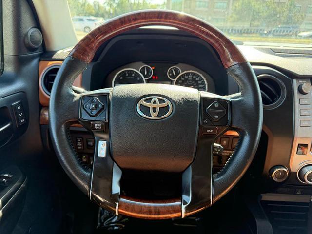 Photo of 2017 White Toyota Tundra