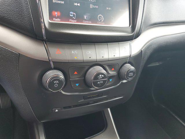 Photo of 2019 Pitch Black Clearcoat Dodge Journey