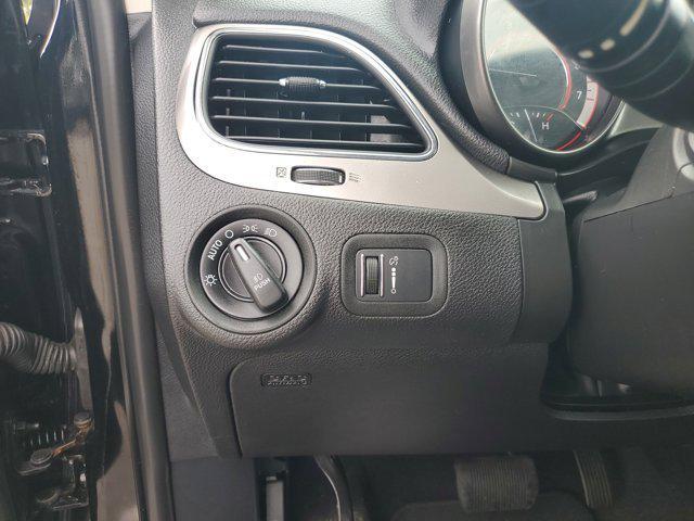Photo of 2019 Pitch Black Clearcoat Dodge Journey