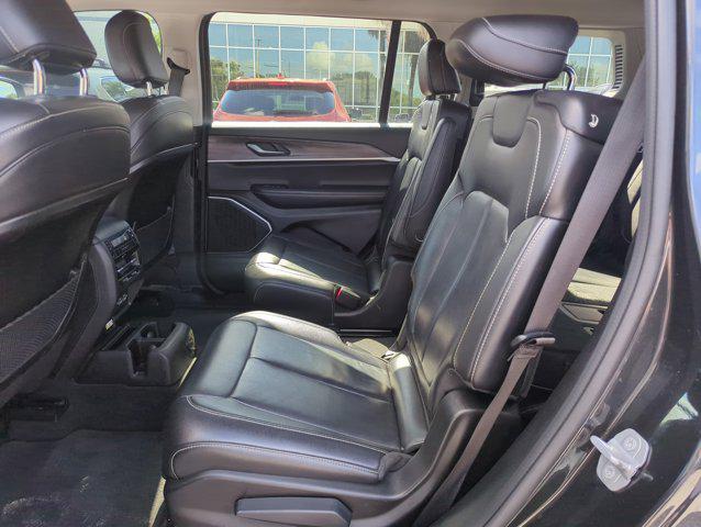 Photo of 2022 Rocky Mountain Pearlcoat Jeep Grand Cherokee L