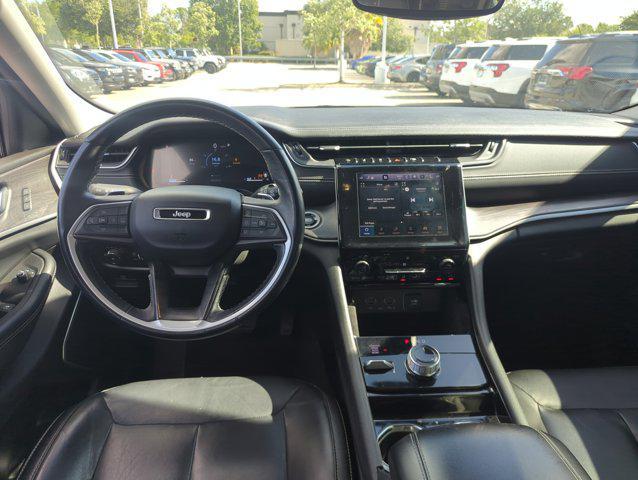 Photo of 2022 Rocky Mountain Pearlcoat Jeep Grand Cherokee L