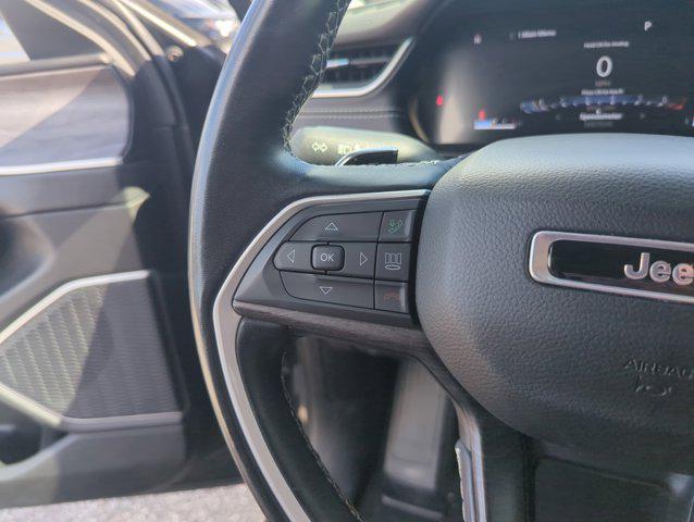Photo of 2022 Rocky Mountain Pearlcoat Jeep Grand Cherokee L