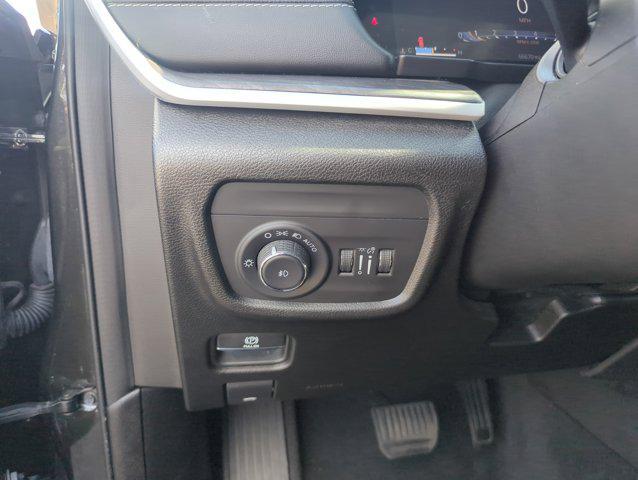 Photo of 2022 Rocky Mountain Pearlcoat Jeep Grand Cherokee L