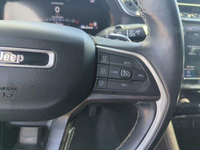 Photo of 2022 Rocky Mountain Pearlcoat Jeep Grand Cherokee L