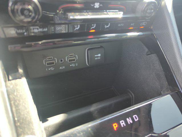 Photo of 2022 Rocky Mountain Pearlcoat Jeep Grand Cherokee L