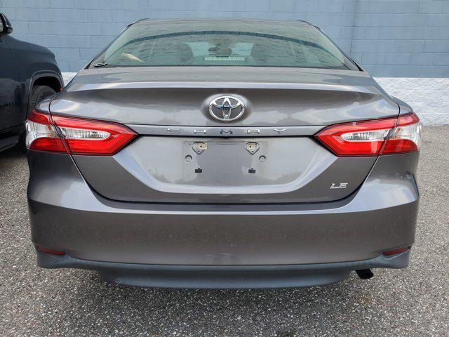 Photo of 2018 Predawn Gray Mica Toyota Camry