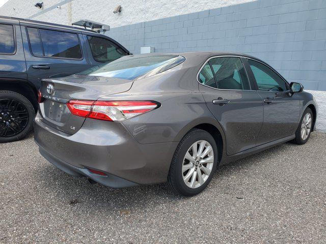 Photo of 2018 Predawn Gray Mica Toyota Camry